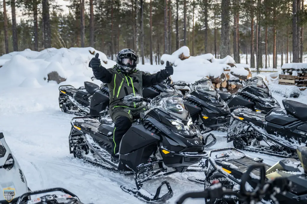 2025_Curbstone_Lapland_Experience_Group2_Day2_154.webp