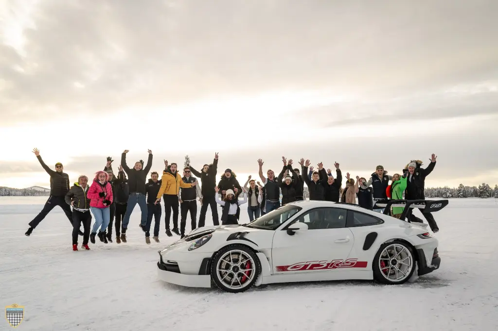 2025_Curbstone_Lapland_Experience_Group1_Day4_57.webp